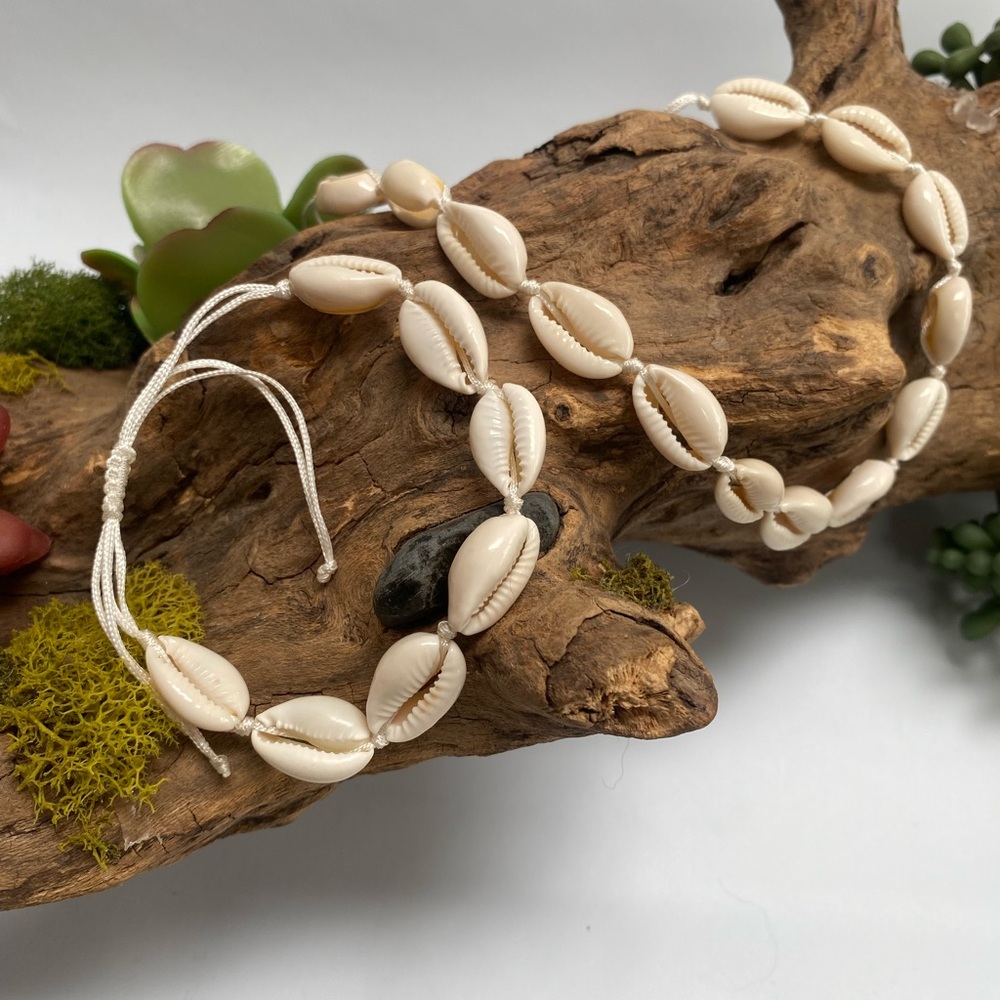 Y2K Cowrie Shell / Puka Shell Choker and Bracelet Set